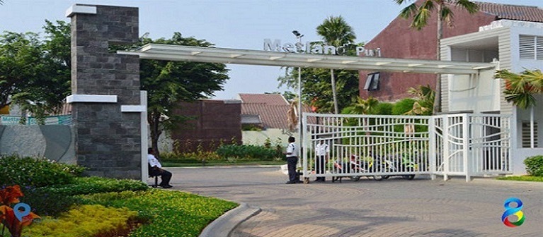 <strong>Gerbang Masuk Ahmad Dachlan</strong><br>Gerbang Masuk Wilayah RW08 Metland Puri